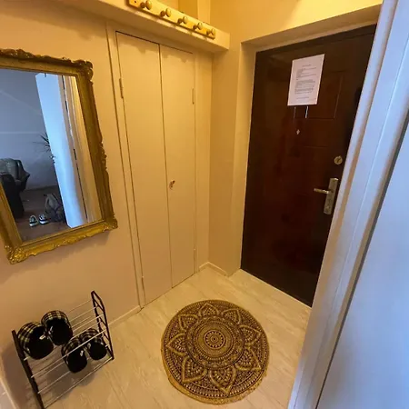 Rustic Trainstation Corner Appartement