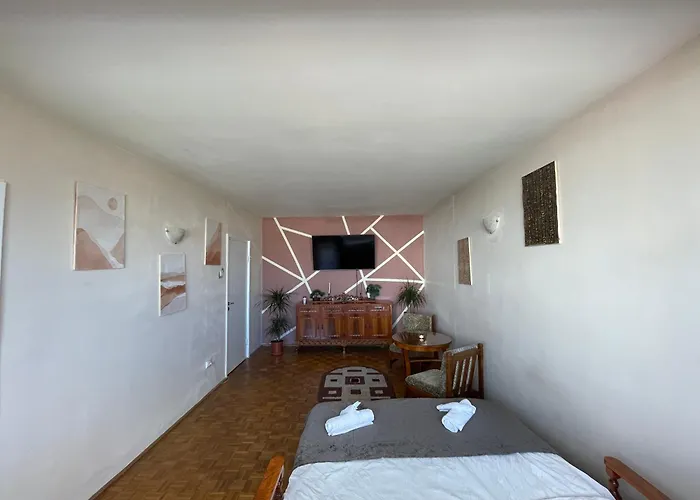 Rustic Trainstation Corner Appartamento